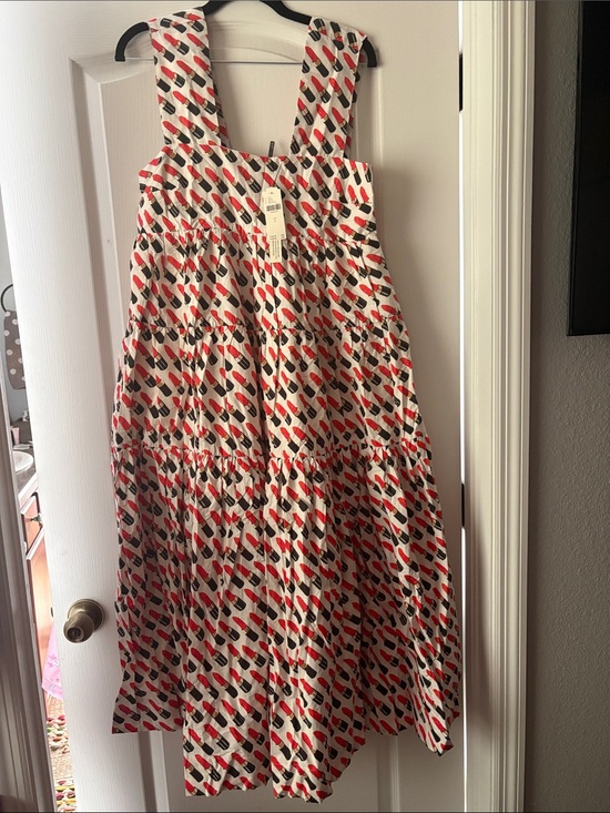 Anthropologie Dresses & Skirts - NWT Anthropologie Cotton White Dress with Red & Black Lipstick Print. Sz S